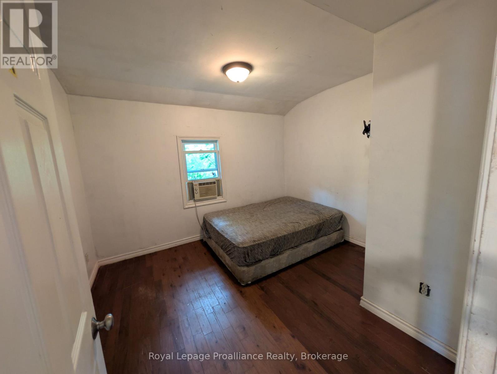 4310 Henderson Road Property Photo 11