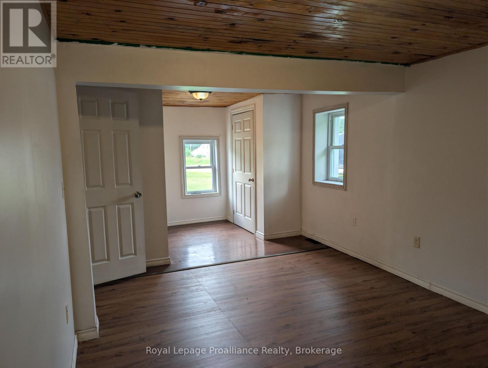 4310 Henderson Road Property Photo 15
