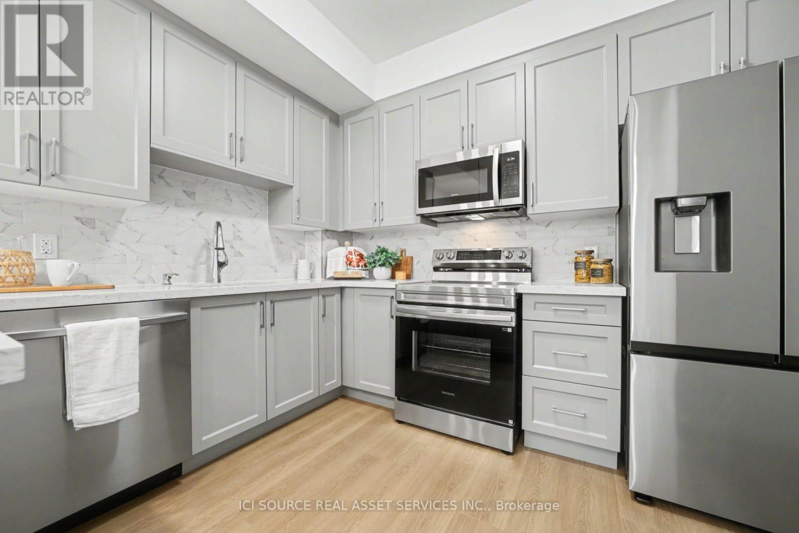 10 - 2 Slessor Boulevard Property Photo 6