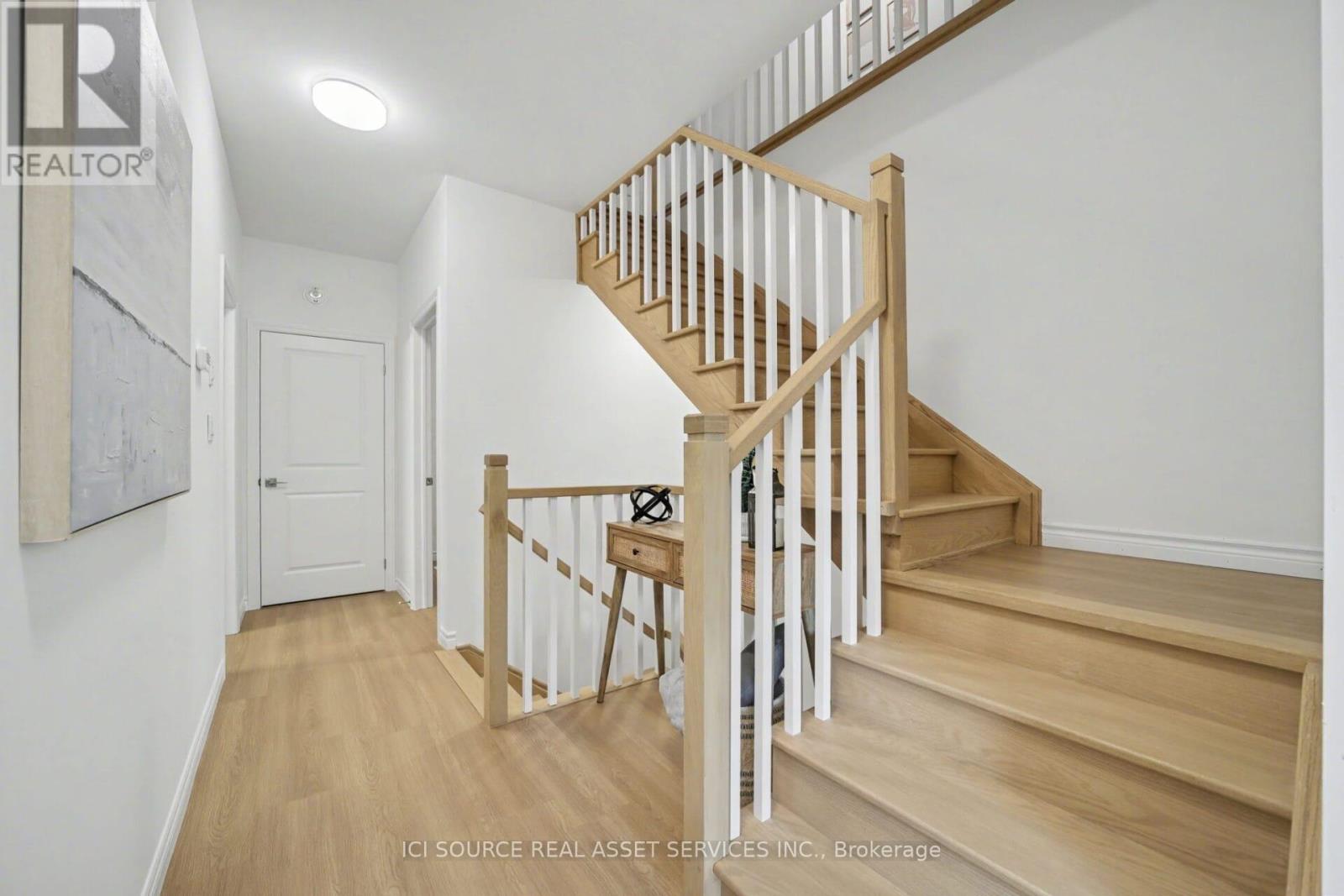 10 - 2 Slessor Boulevard Property Photo 10
