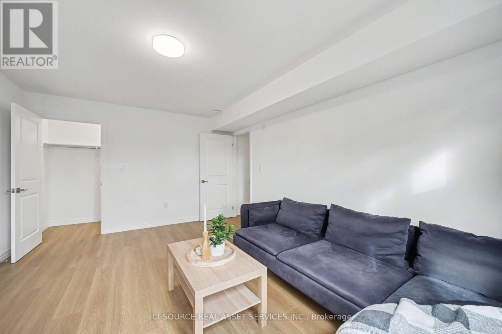 10 - 2 Slessor Boulevard Property Photo 16