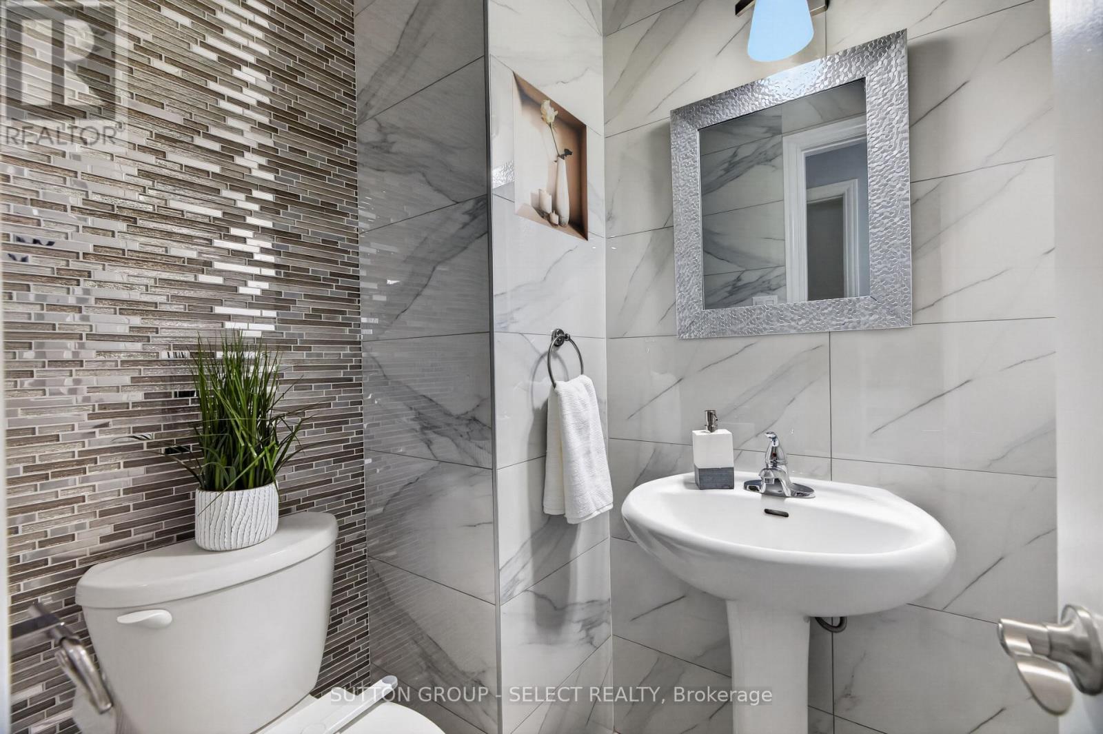 665 Woodcrest Boulevard Property Photo 8