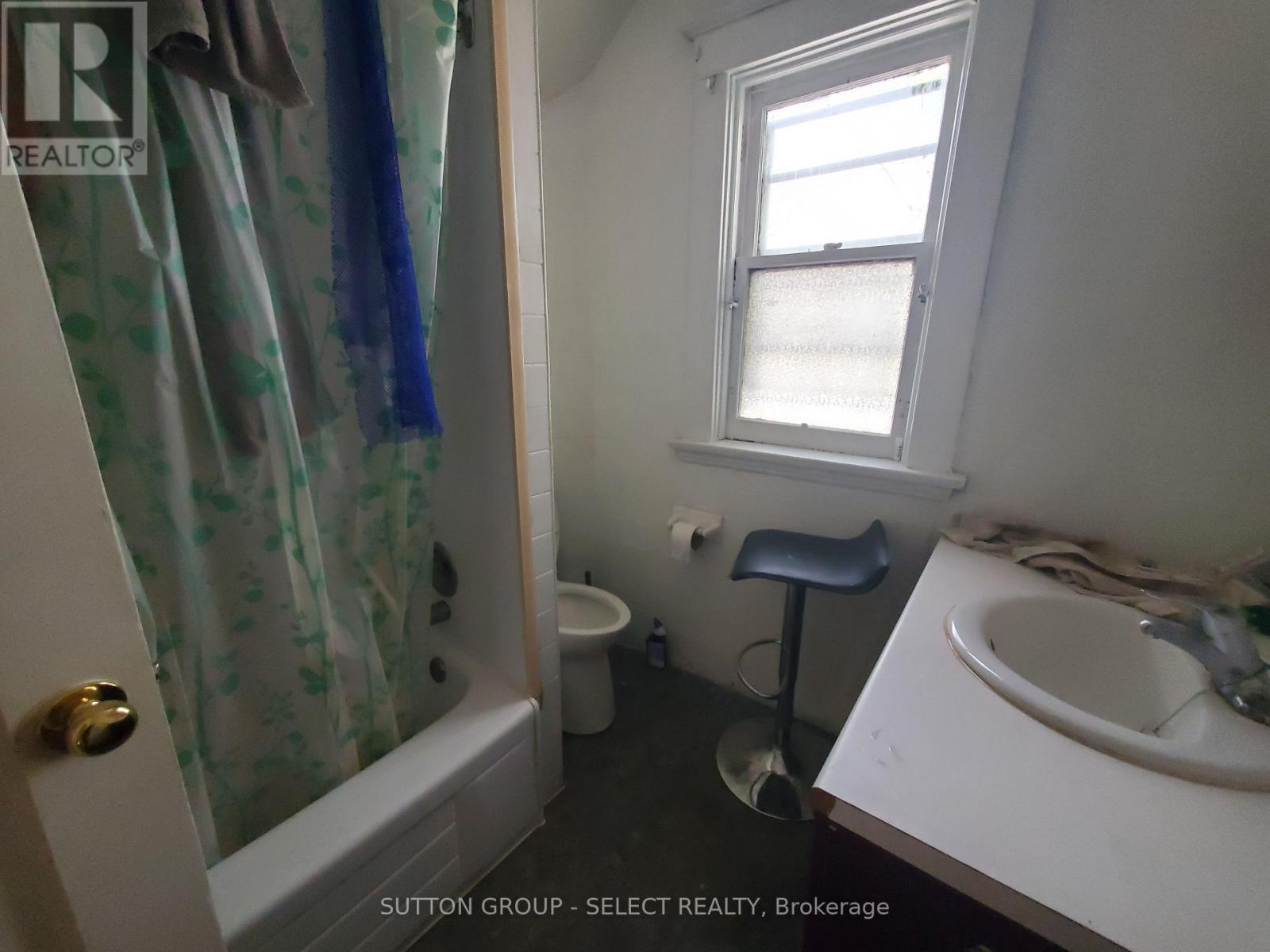 764 King Street Property Photo 11