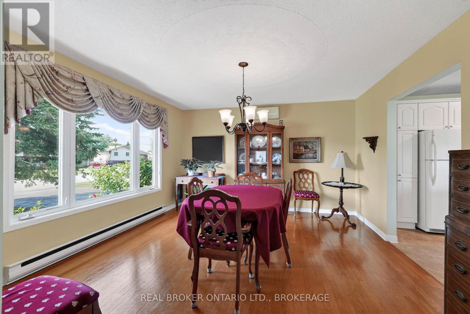 11 Albert Street Property Photo 4