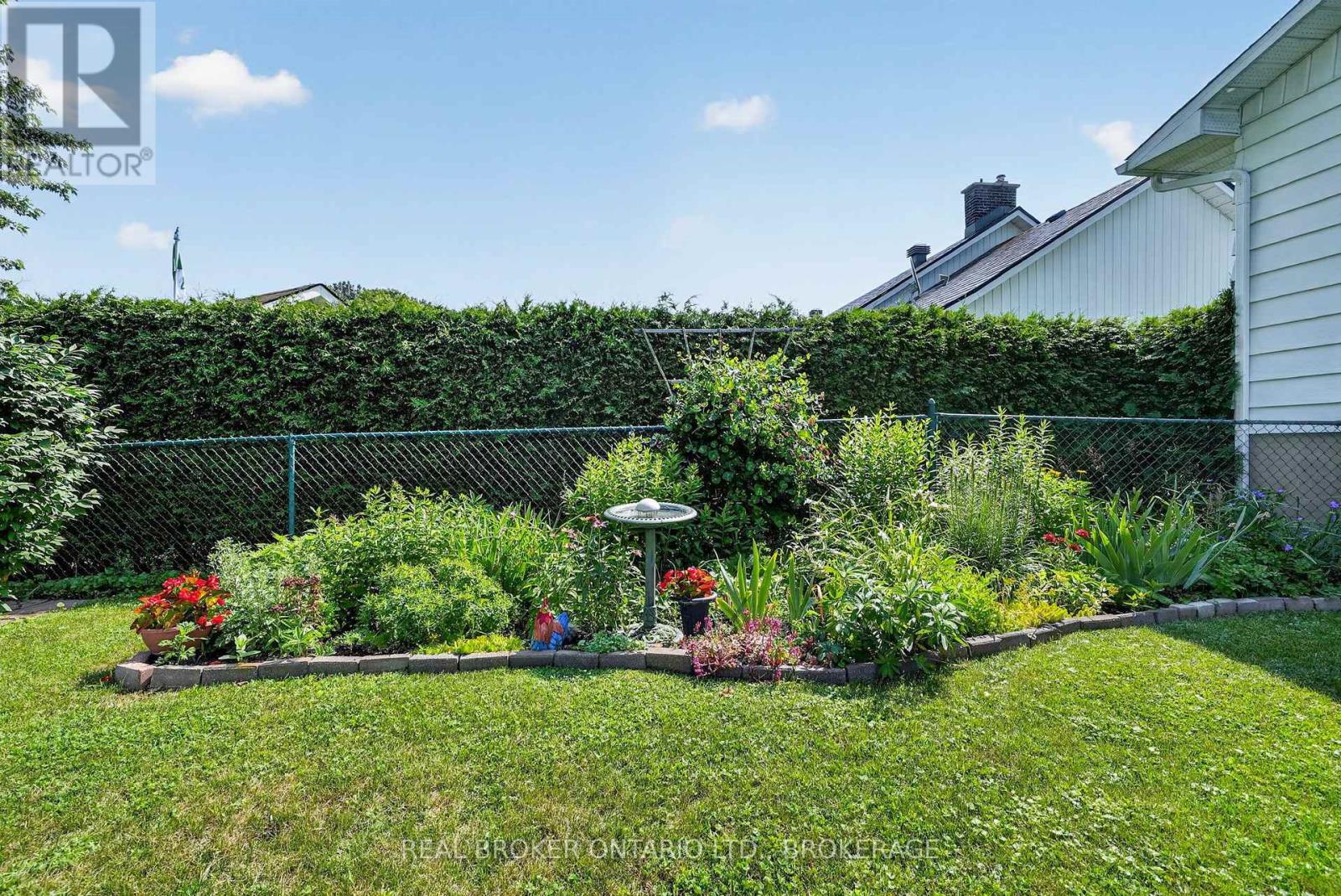 11 Albert Street Property Photo 35