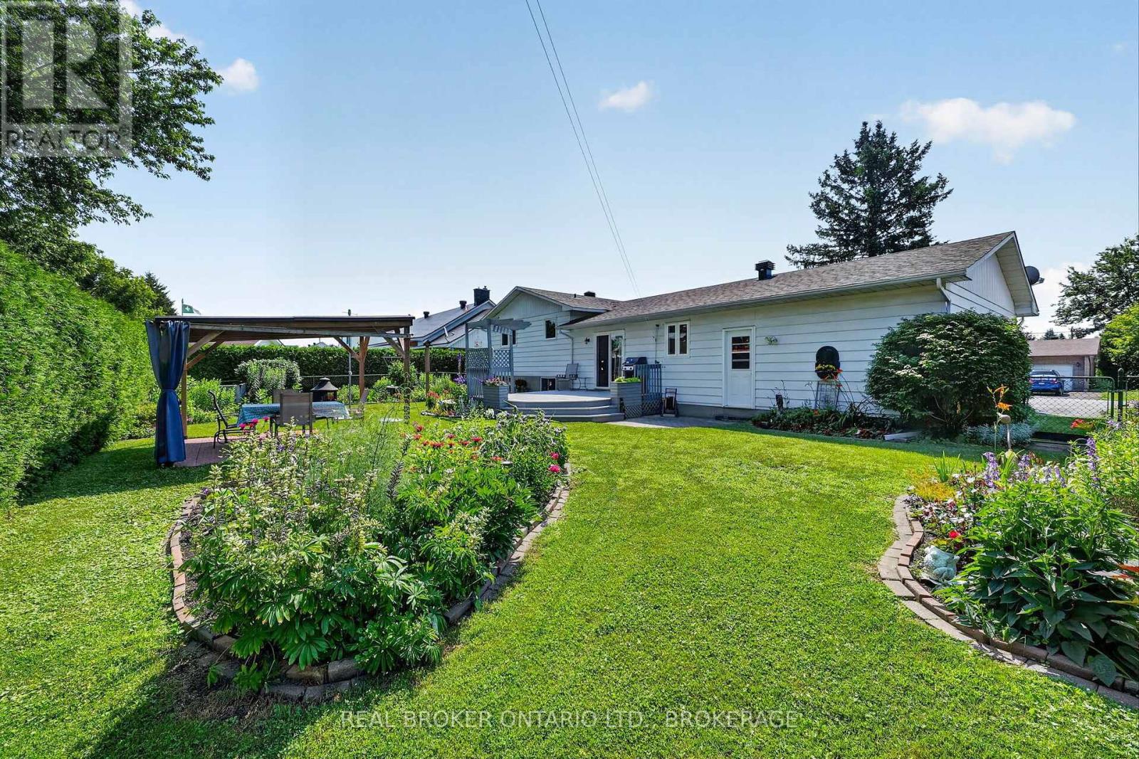 11 Albert Street Property Photo 39