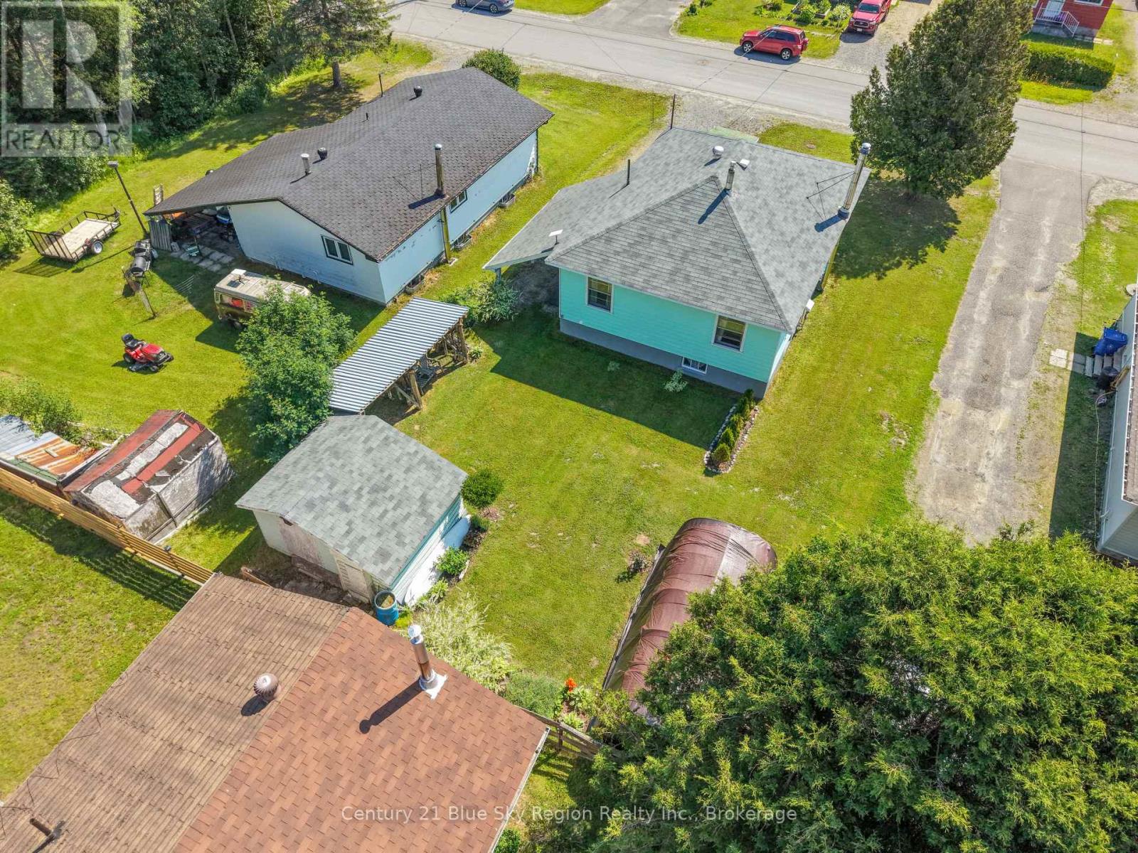 80 Spruce Drive Property Photo 4