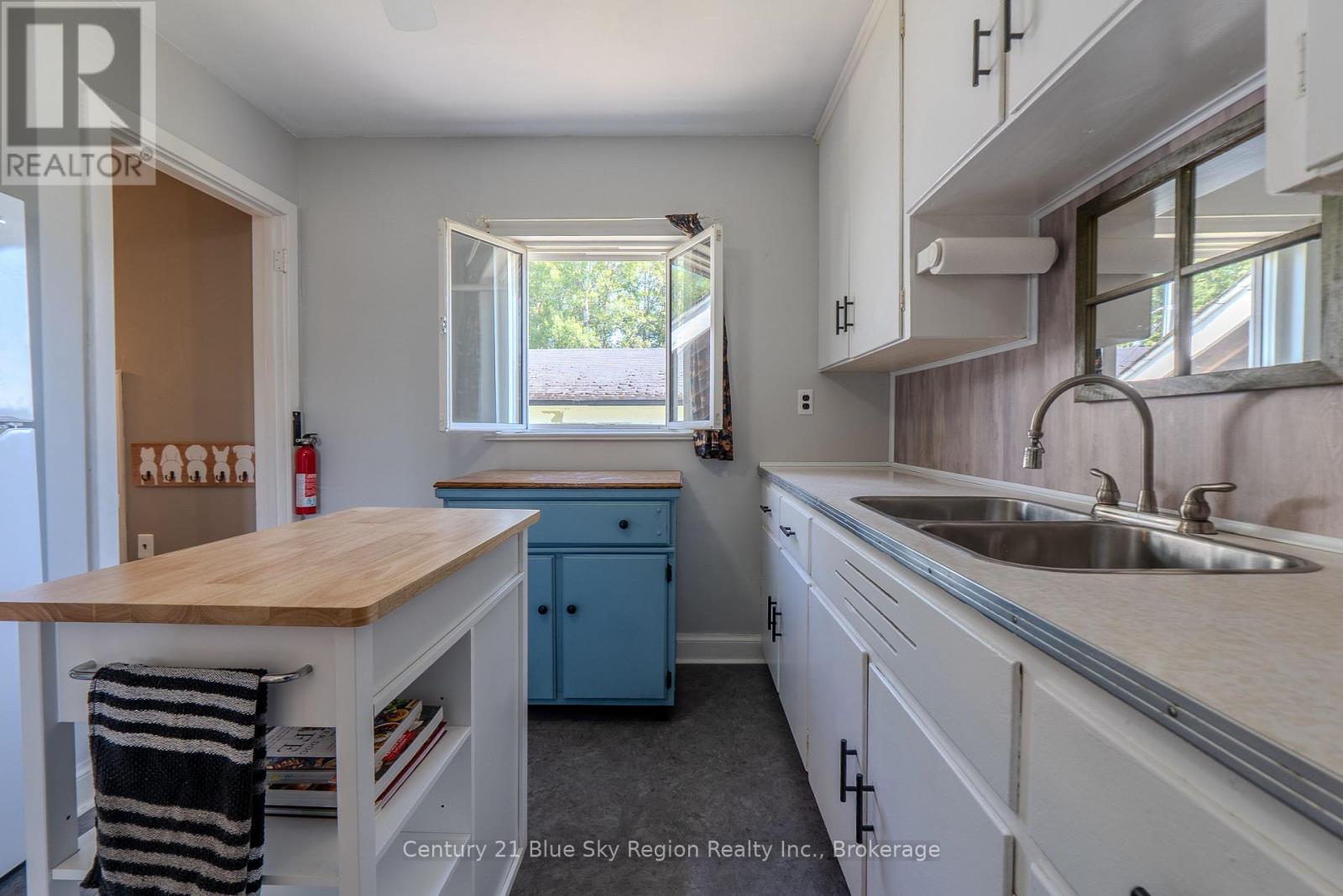 80 Spruce Drive Property Photo 8