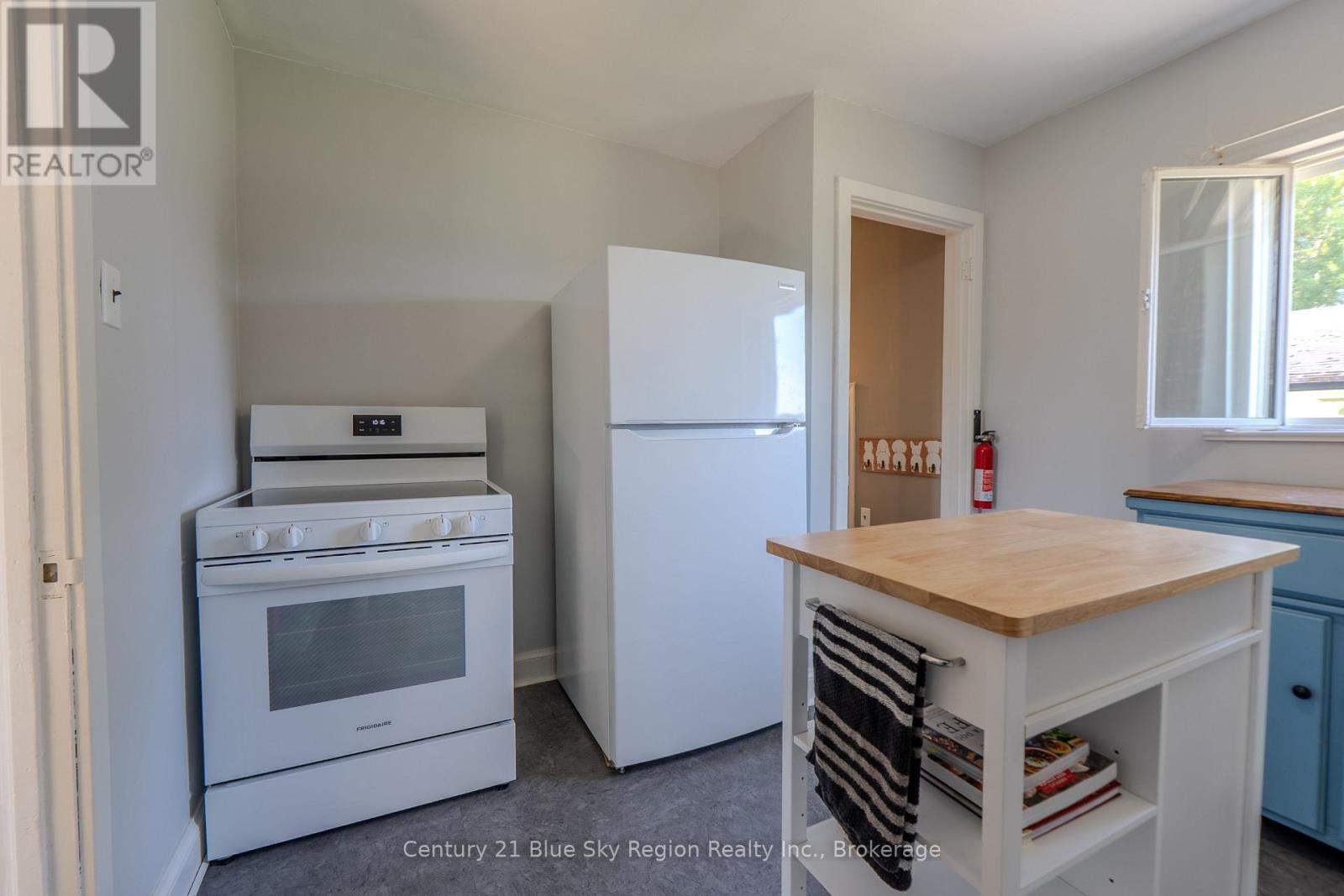 80 Spruce Drive Property Photo 9