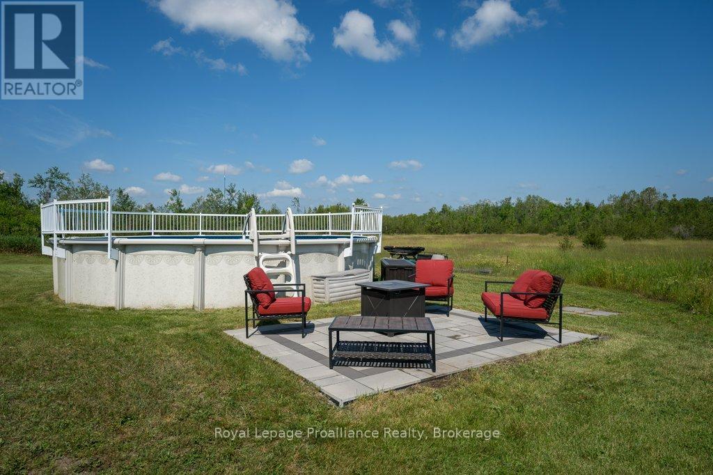 1075 Enright Road Property Photo 3