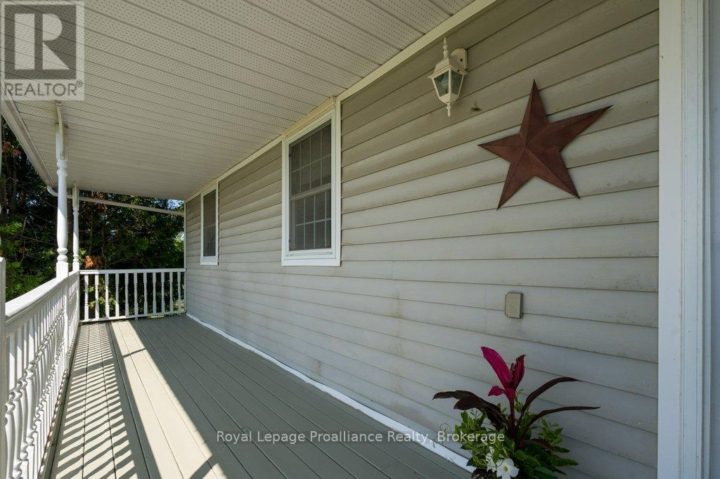 1075 Enright Road Property Photo 7