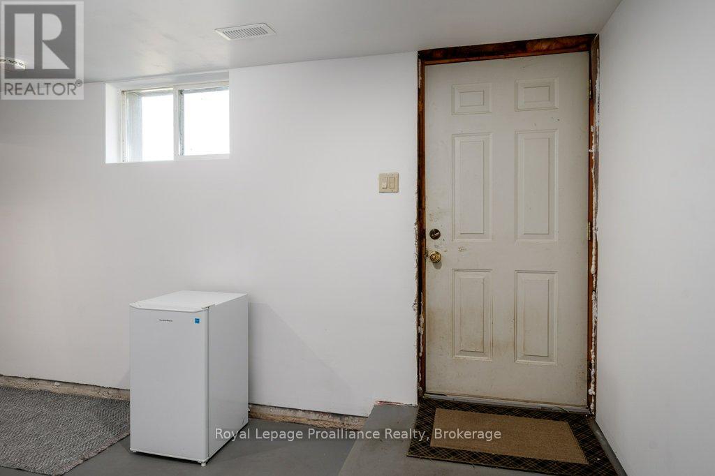 1075 Enright Road Property Photo 33