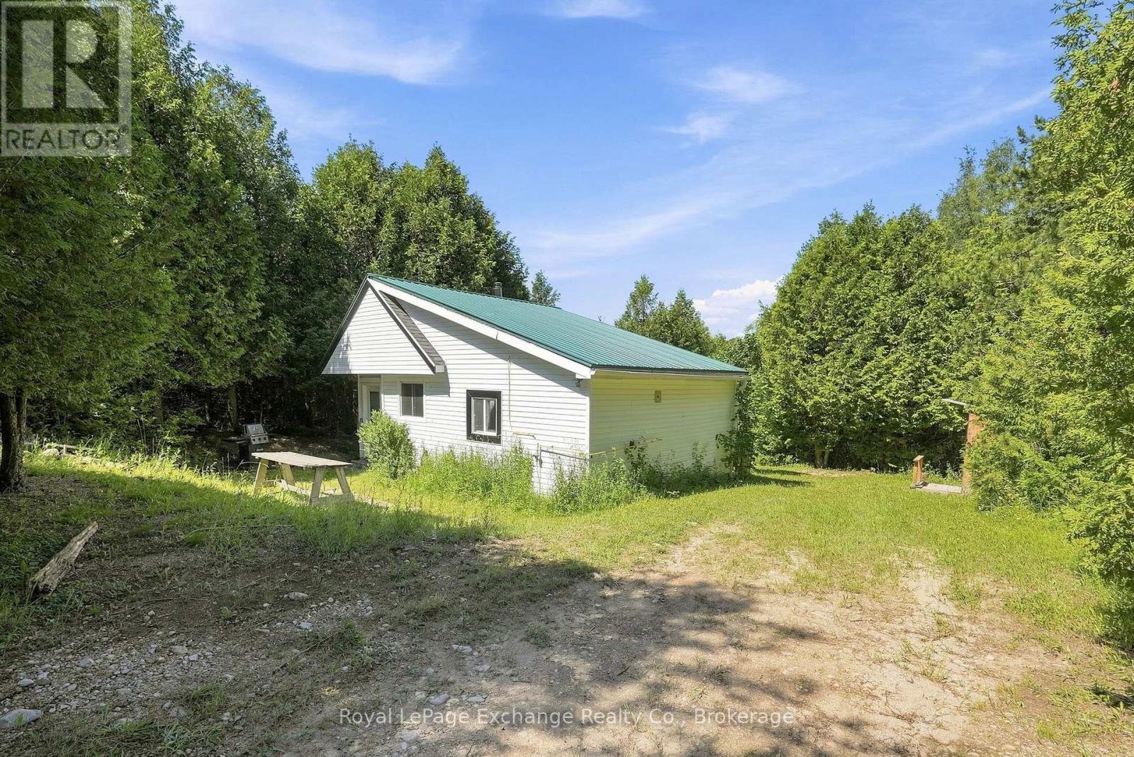 495144 Traverston Road Property Photo 8