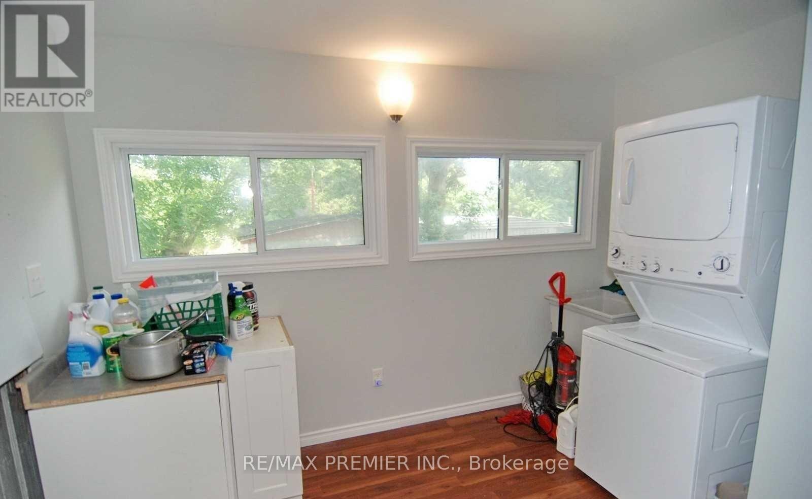 3588 Sandwich Street Property Photo 4