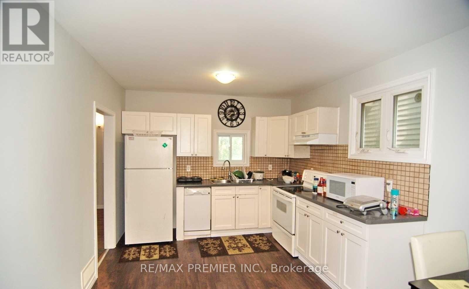 3588 Sandwich Street Property Photo 6