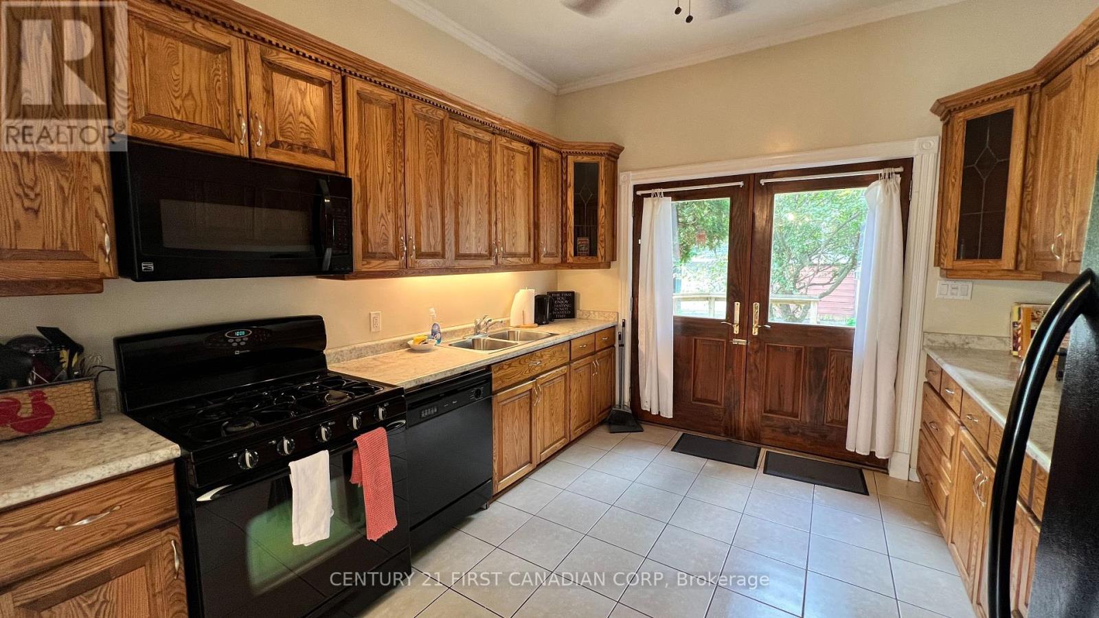 52 Becher Street Property Photo 14