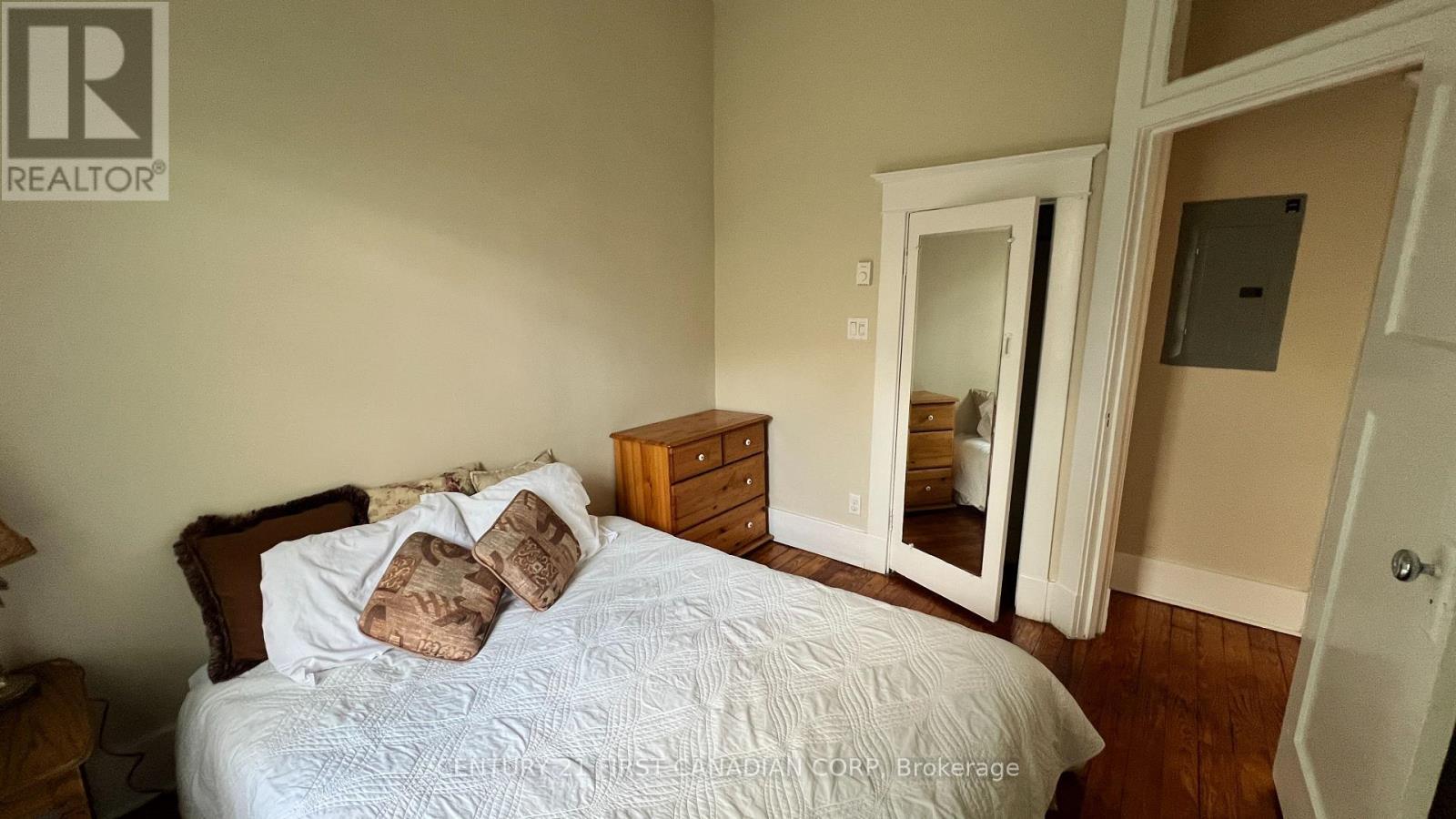 52 Becher Street Property Photo 16