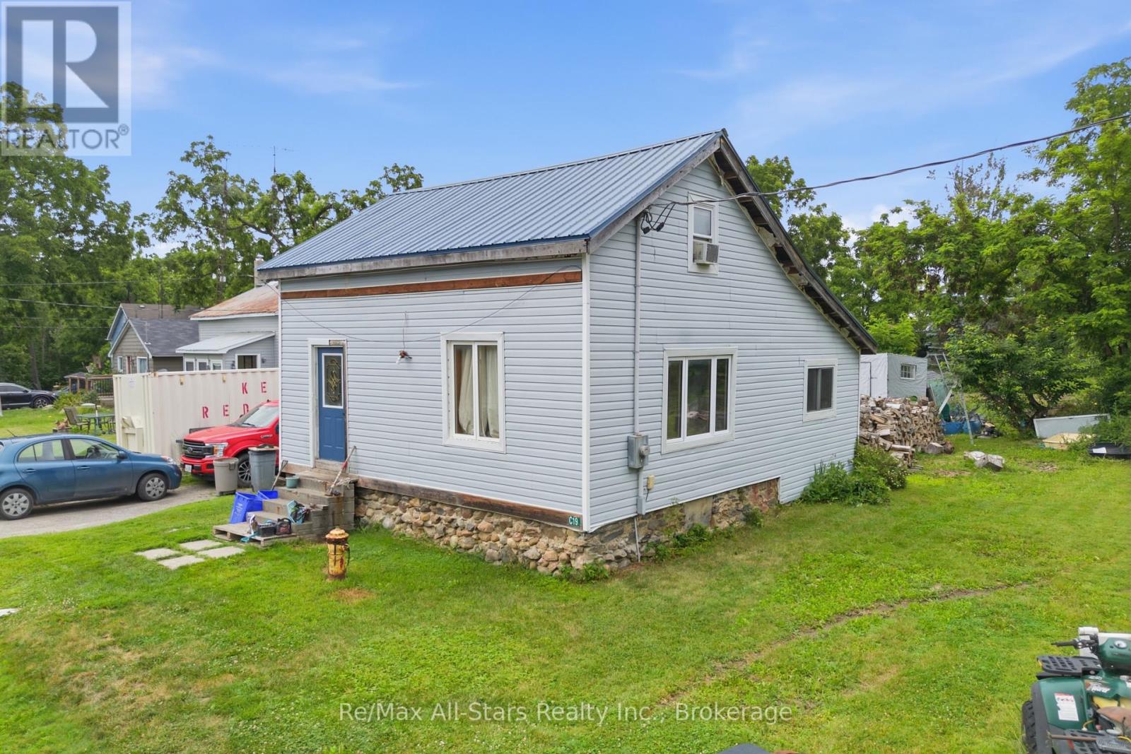 19 CHRISTOPHER STREET Property Photo 1