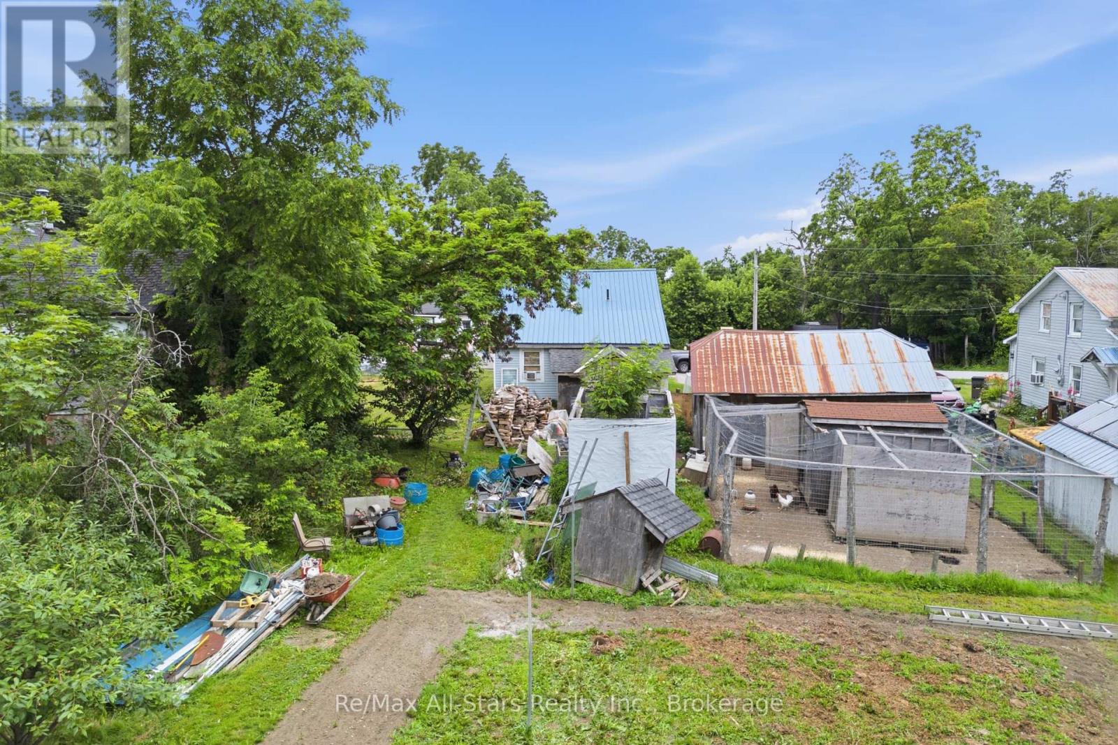 19 Christopher Street Property Photo 5
