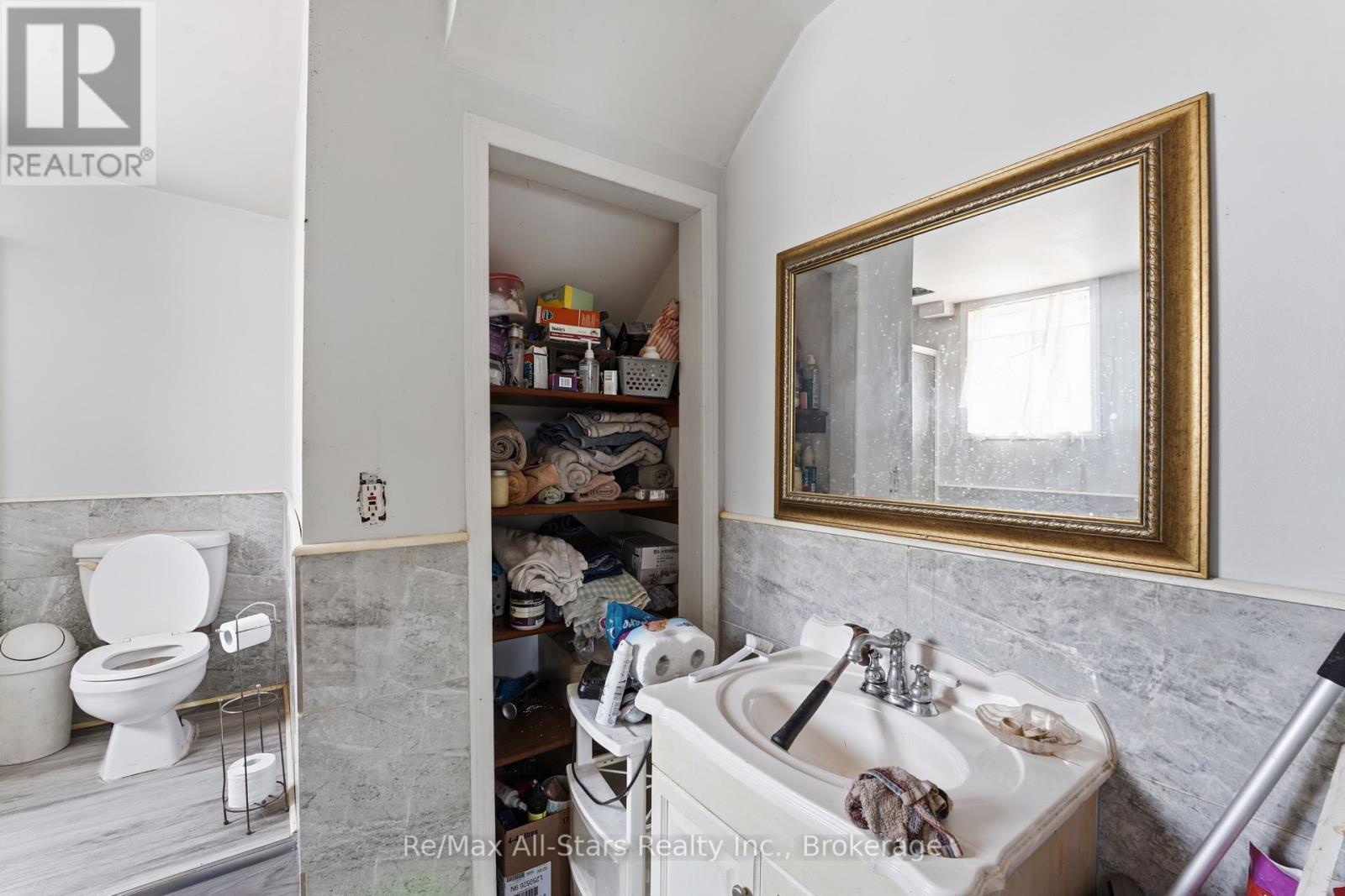 19 Christopher Street Property Photo 8