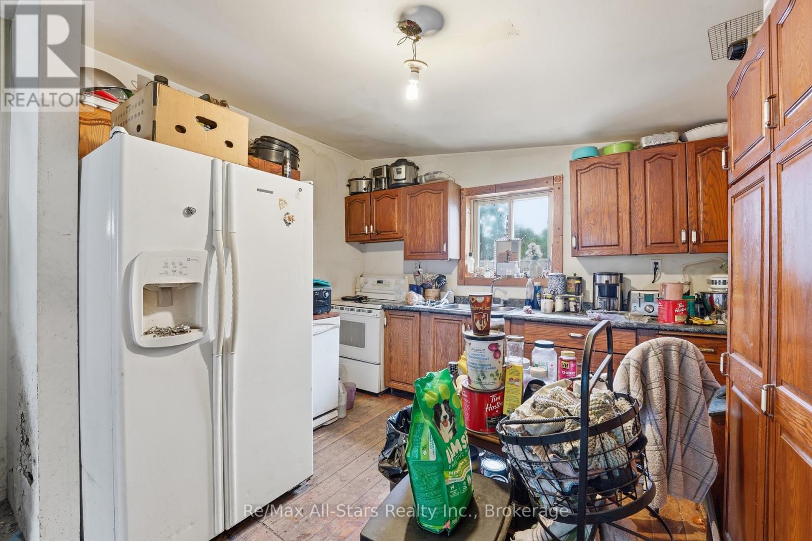 19 Christopher Street Property Photo 12