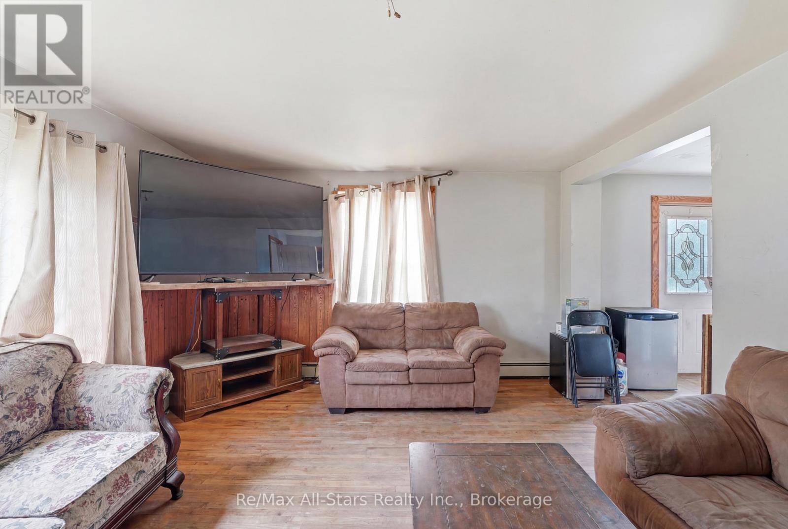 19 Christopher Street Property Photo 19