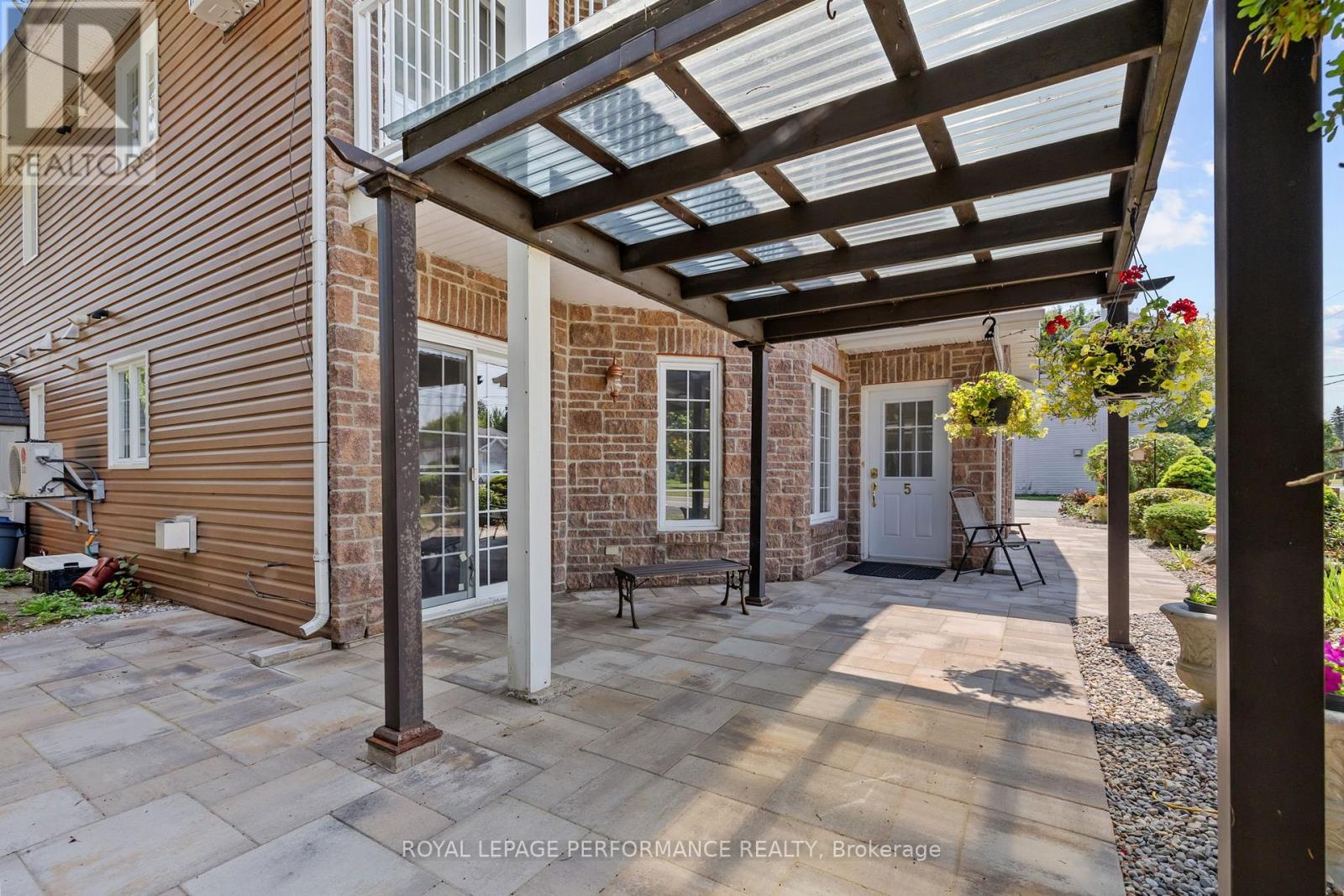 28 Queen Street Property Photo 14