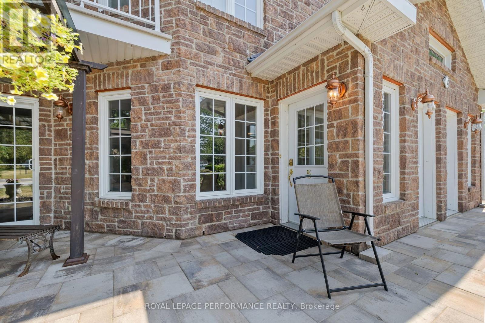 28 Queen Street Property Photo 16