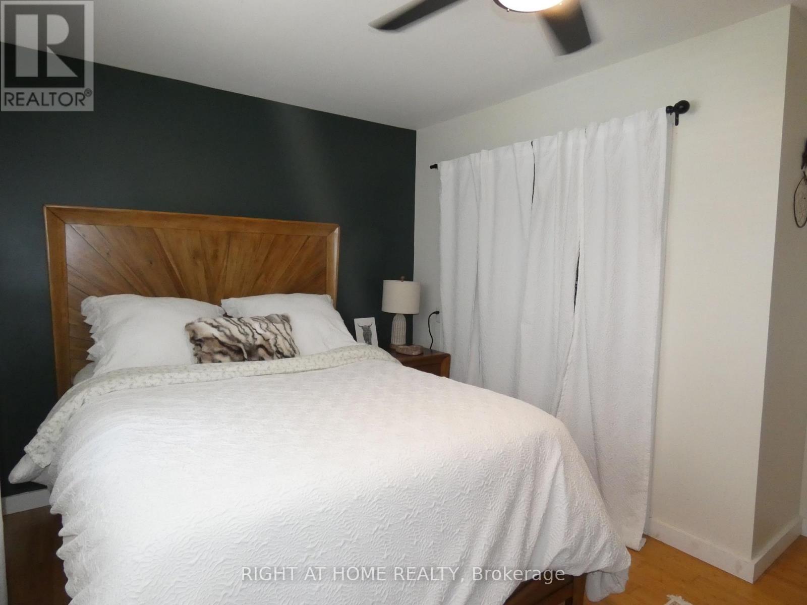 407 King Street Property Photo 8
