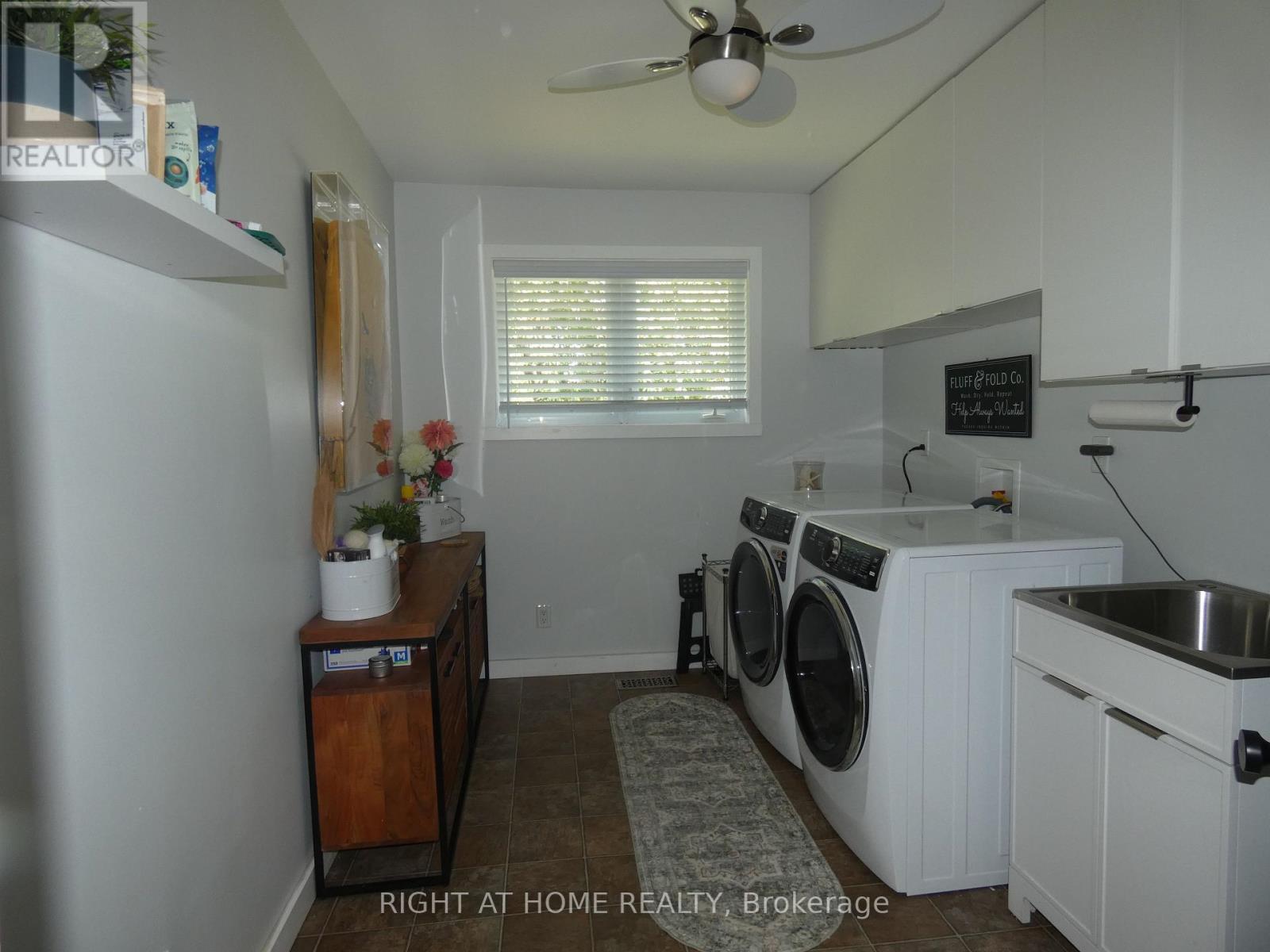 407 King Street Property Photo 11