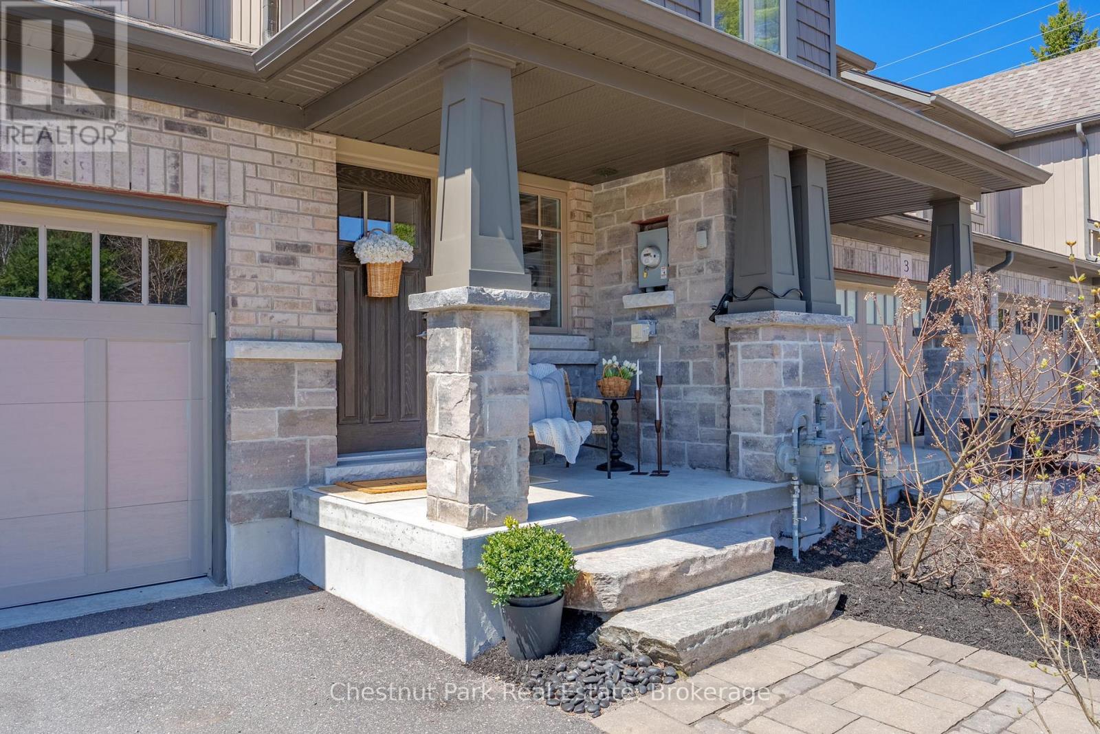 5 Brookside Crossing Property Photo 2