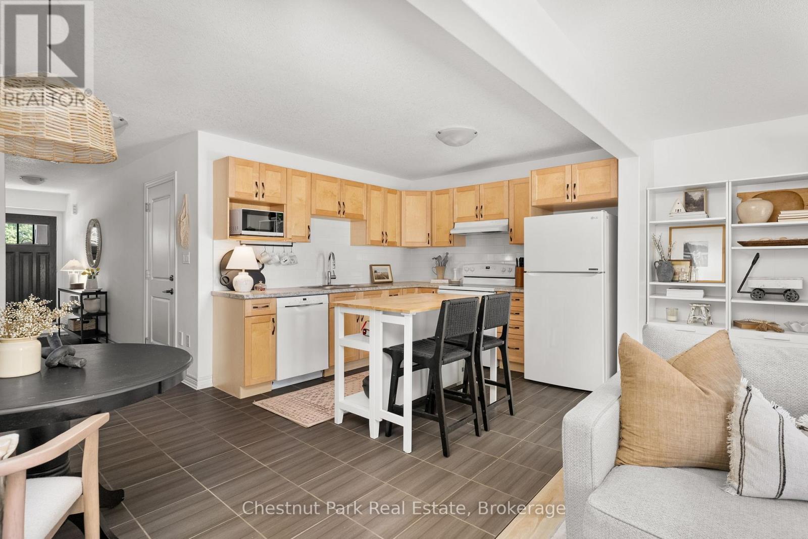 5 Brookside Crossing Property Photo 9