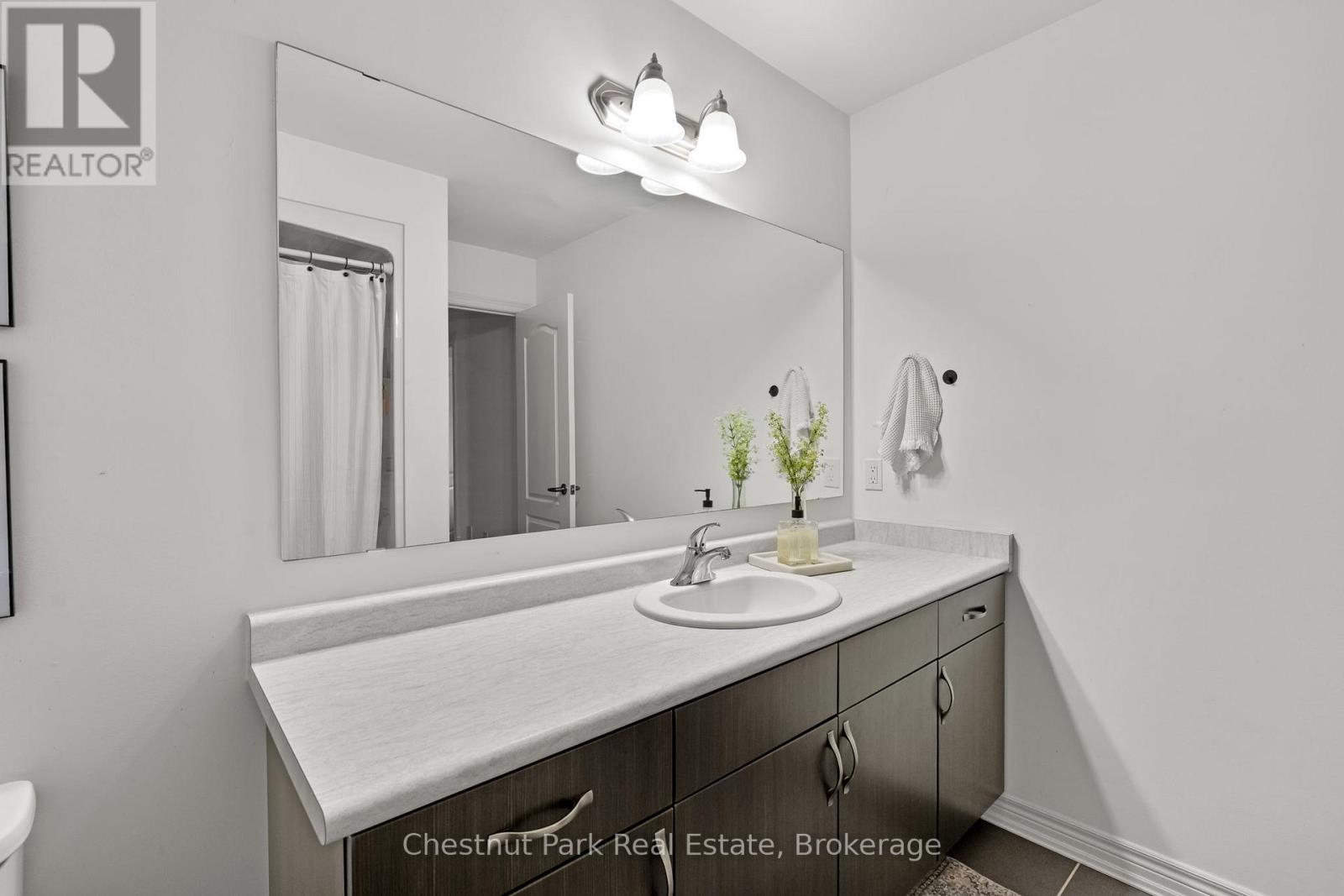 5 Brookside Crossing Property Photo 24