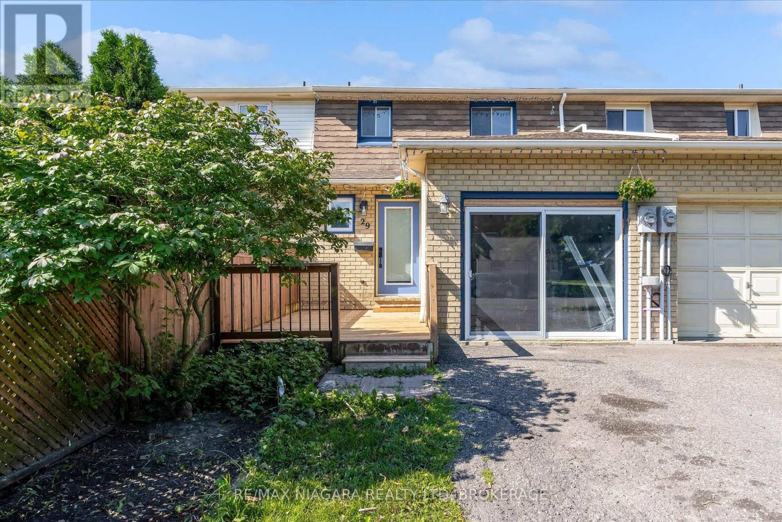 29 ROMY CRESCENT