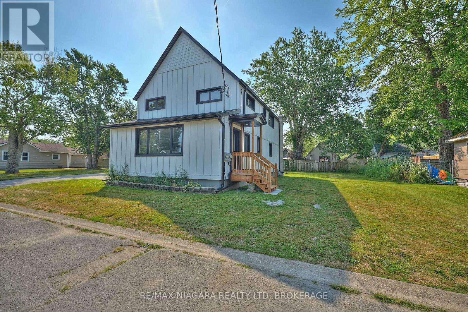 LOWER - 19 MACCABEE AVENUE Property Photo 1