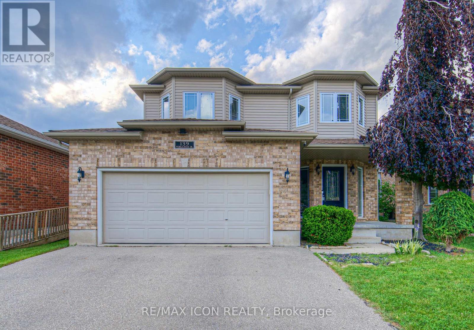 139 Pebblecreek Drive Property Photo 1