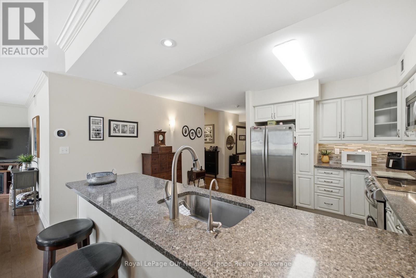 2a - 130 Queen Street Property Photo 10
