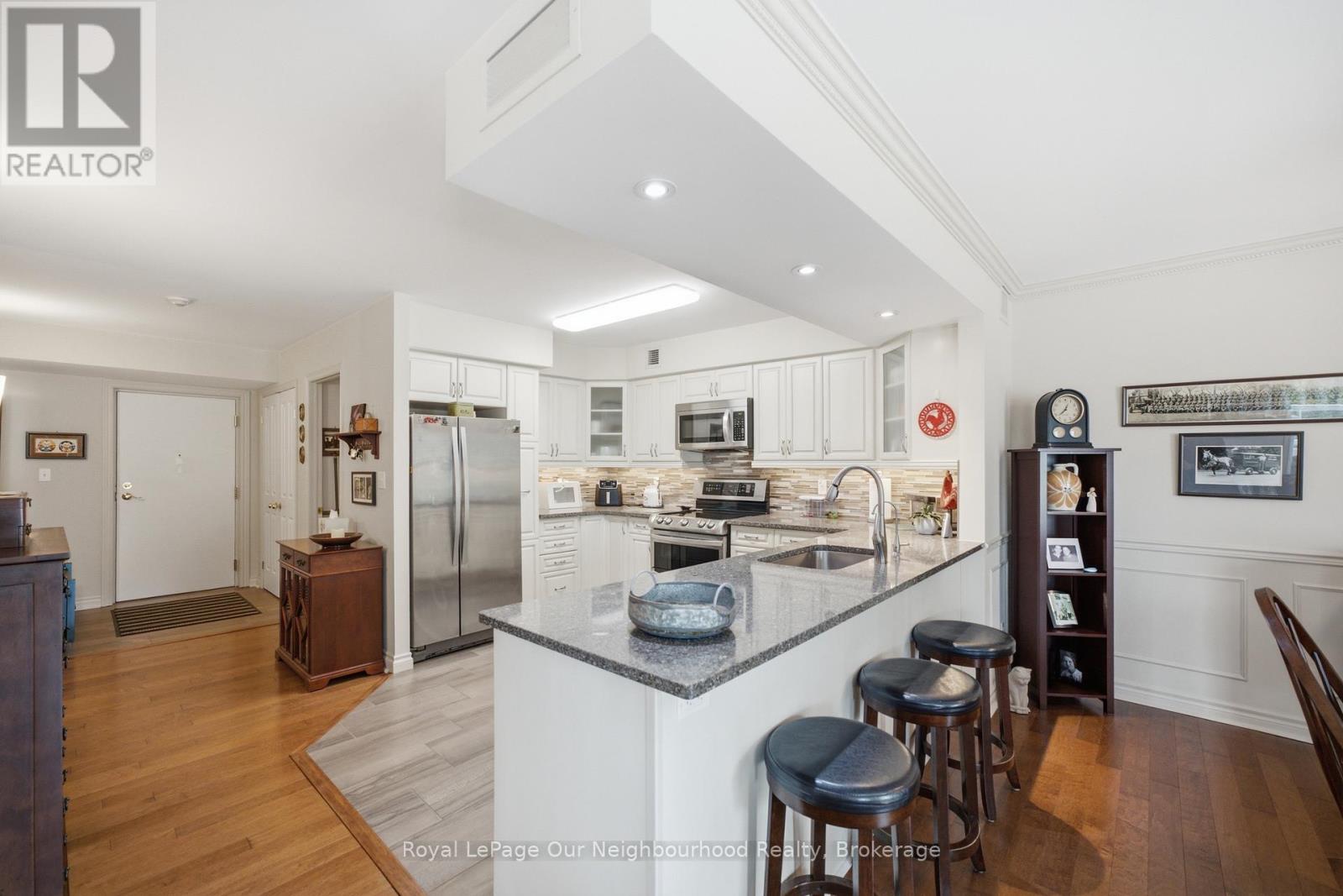 2a - 130 Queen Street Property Photo 11