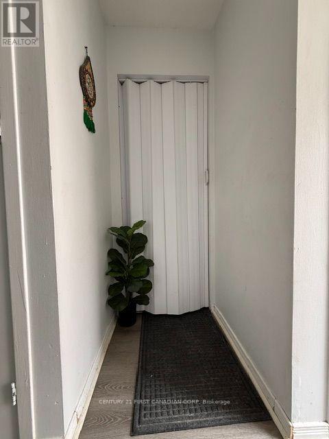 42 - 1855 Aldersbrook Road W Property Photo 7