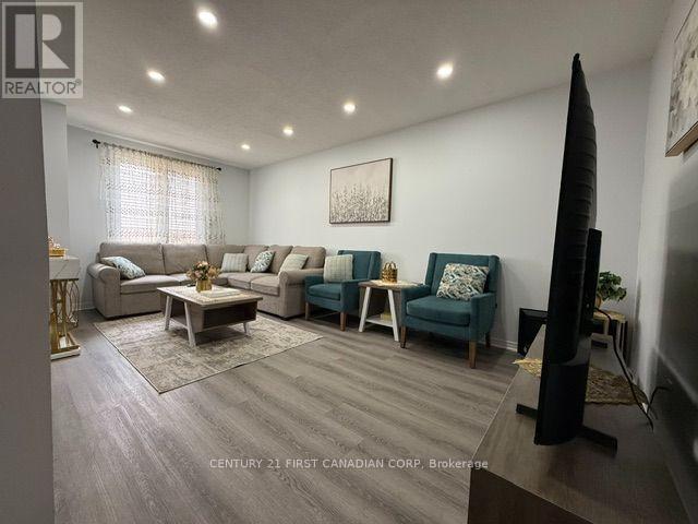42 - 1855 Aldersbrook Road W Property Photo 8
