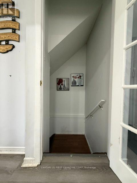 42 - 1855 Aldersbrook Road W Property Photo 34