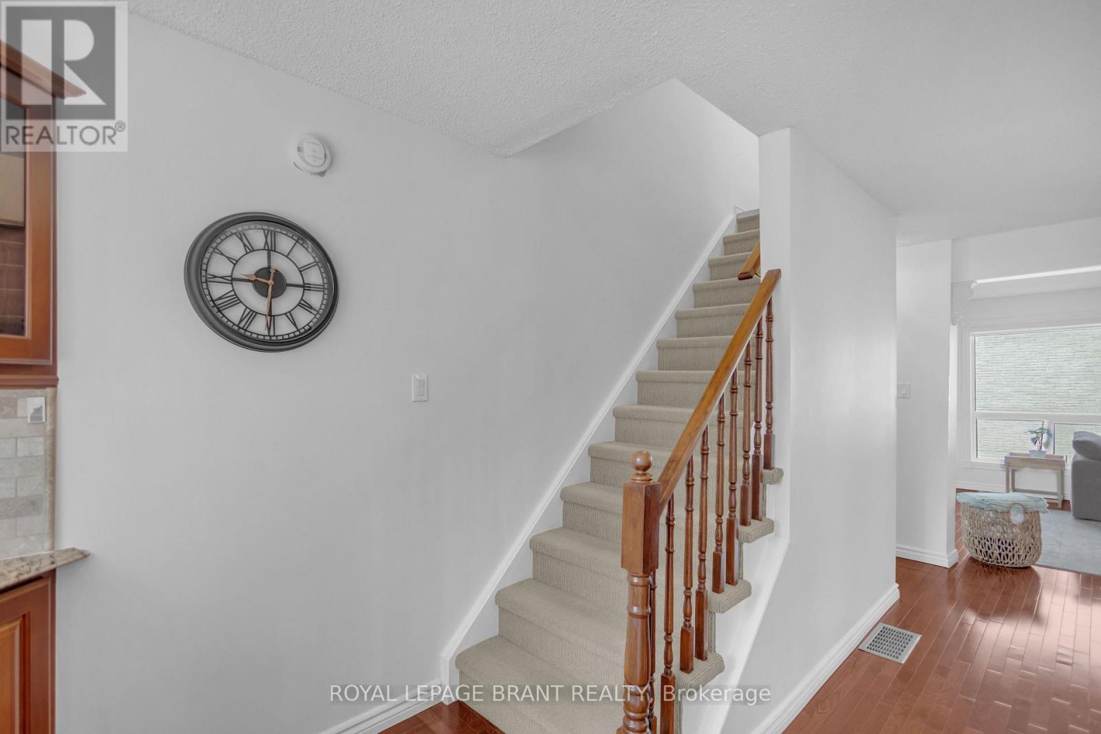 22 - 1155 Paramount Drive Property Photo 17