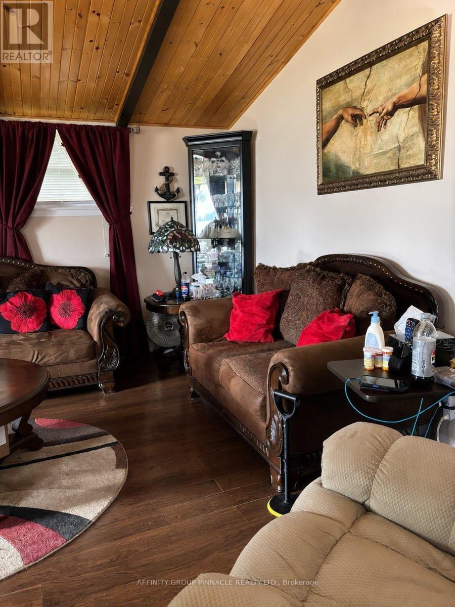 2029 Pigeon Lake Road Property Photo 16