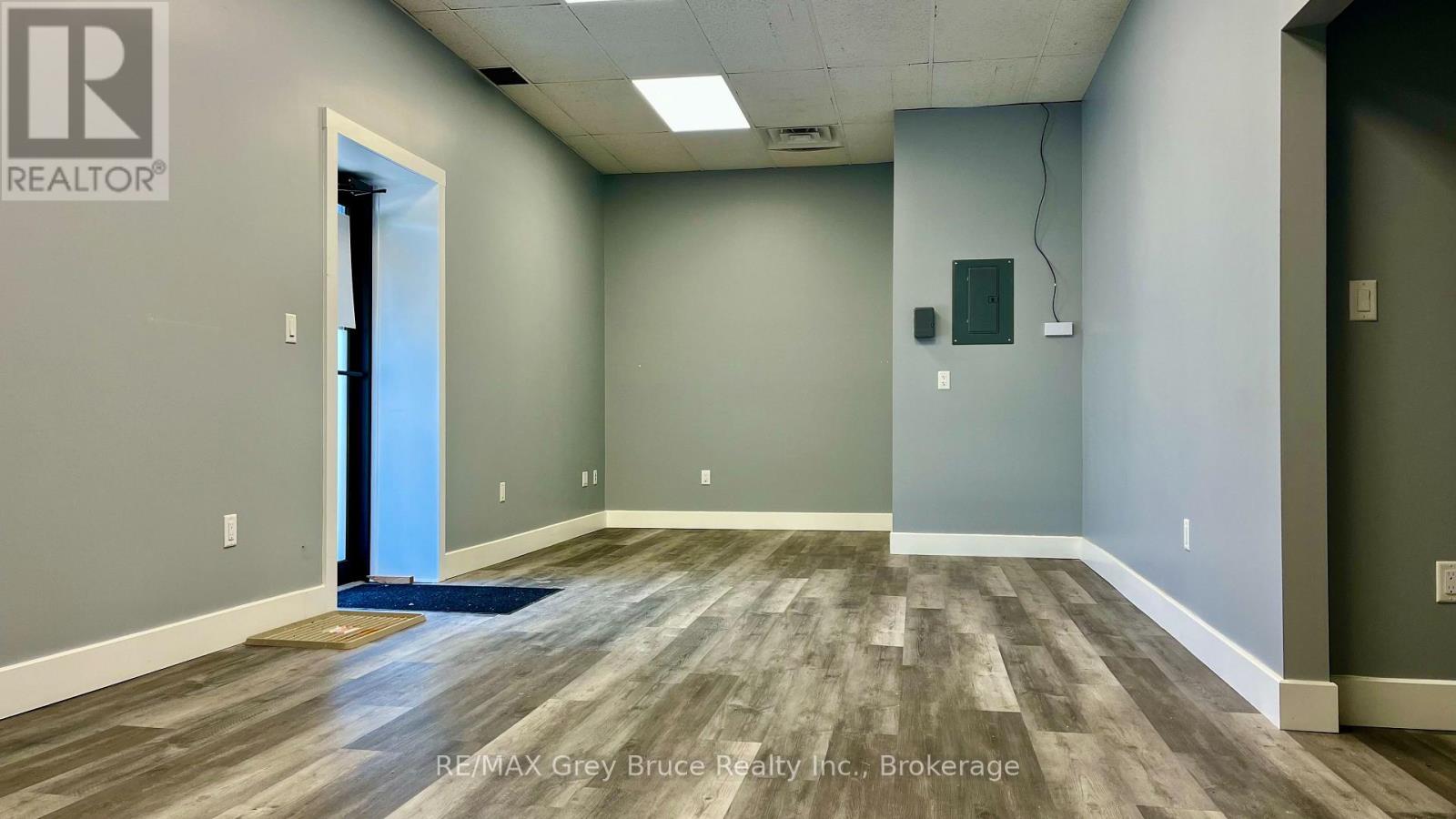 4 - 18 Yonge Street Property Photo 1