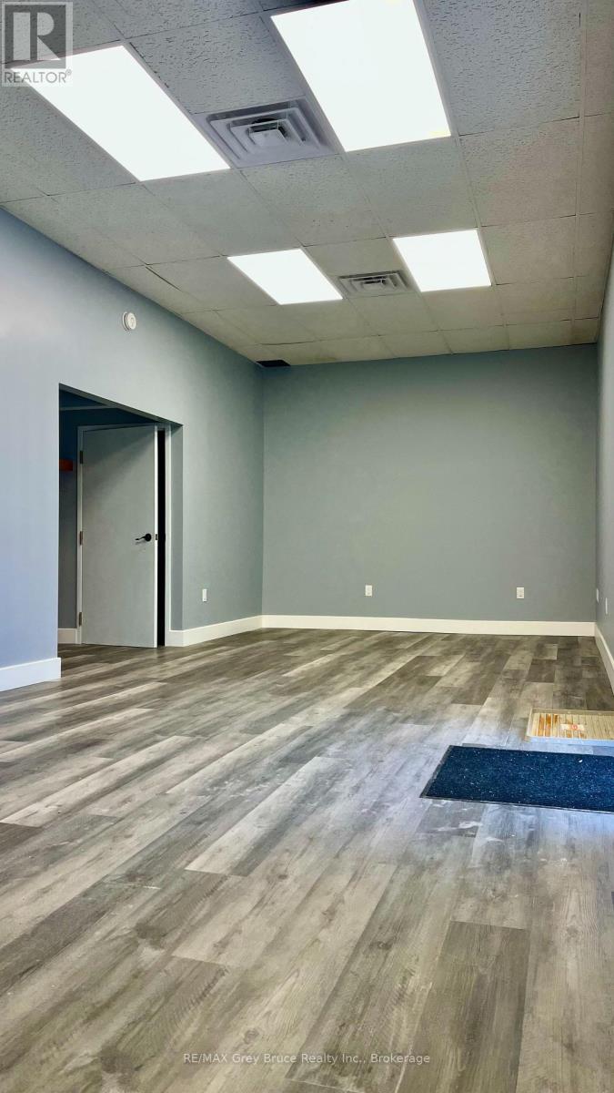 4 - 18 Yonge Street Property Photo 7