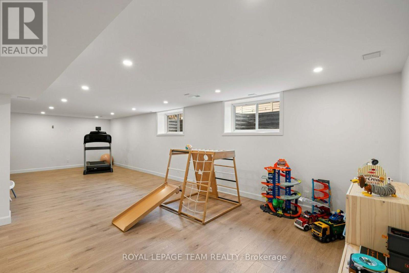58 Yacht Terrace Property Photo 42