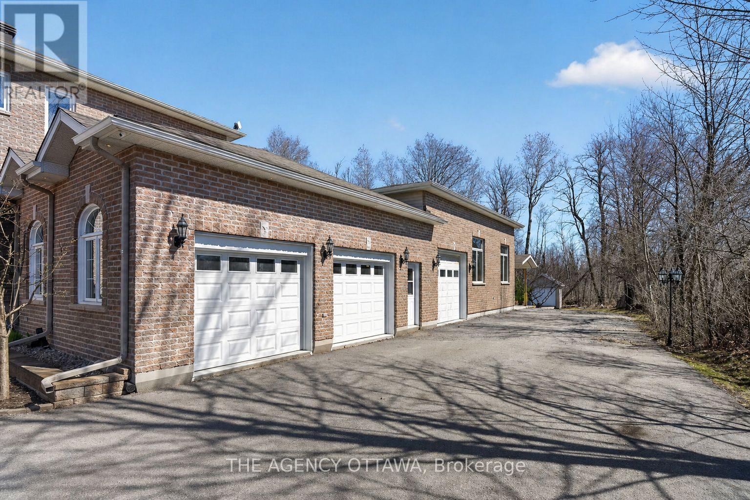 4633 Albion Road Property Photo 3