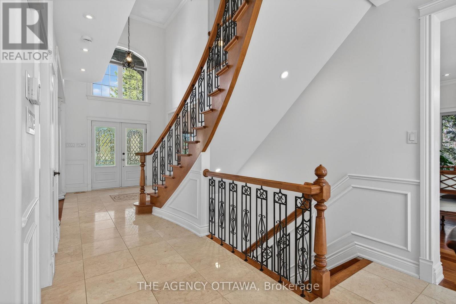 4633 Albion Road Property Photo 9