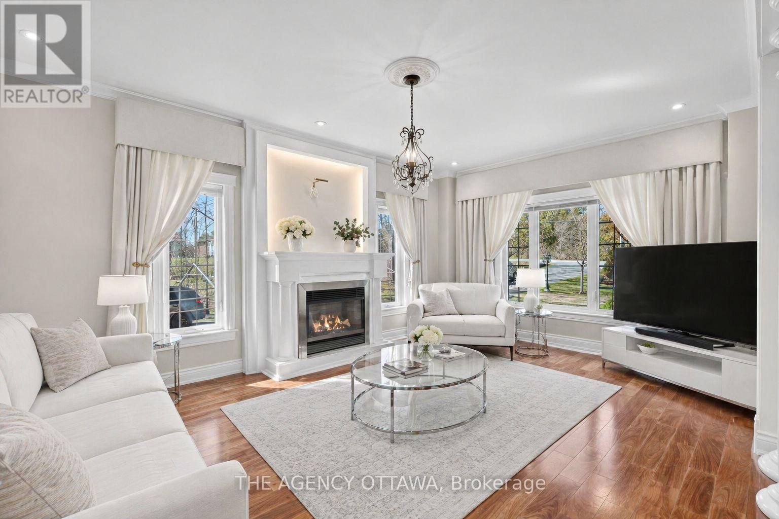 4633 Albion Road Property Photo 10
