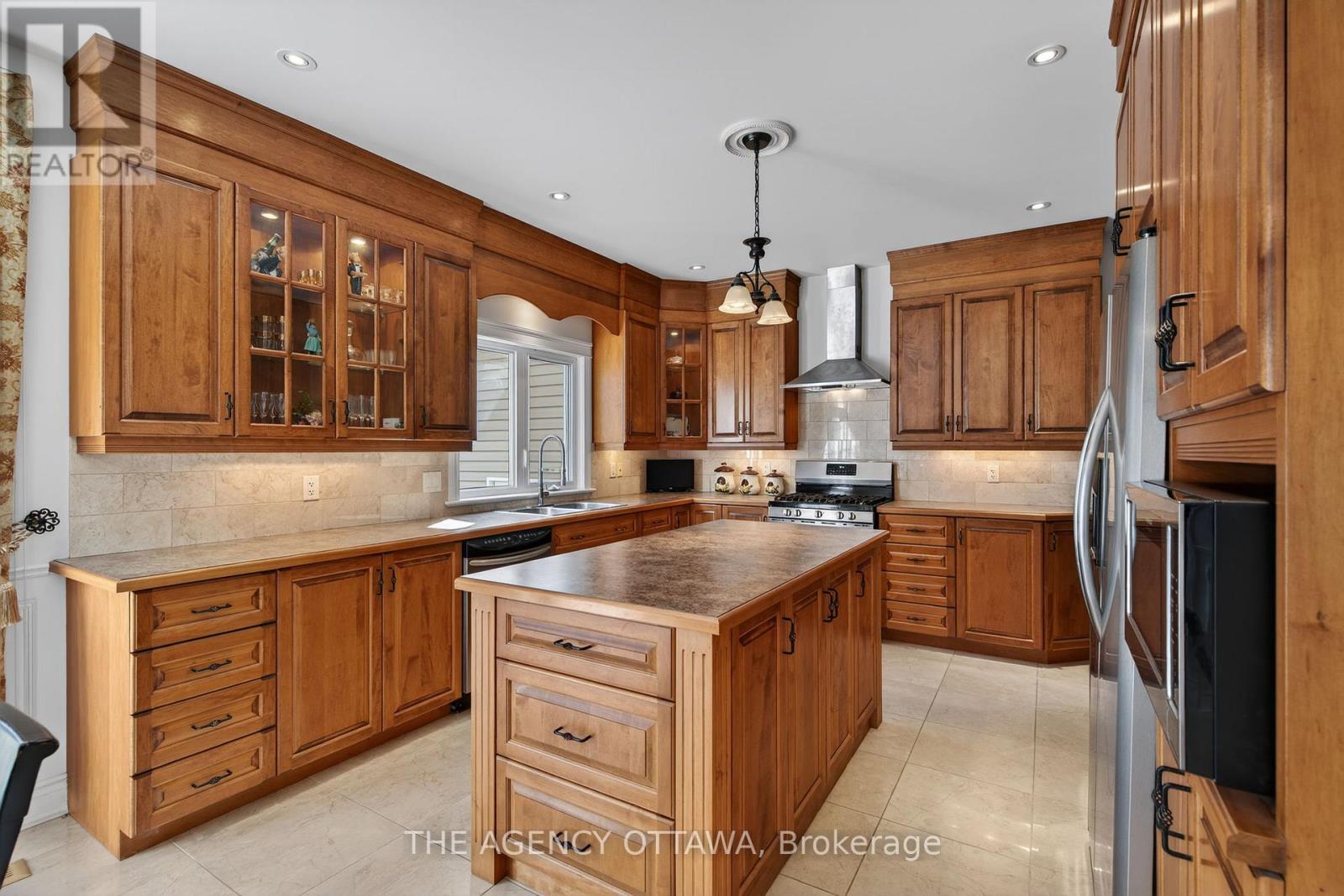4633 Albion Road Property Photo 18